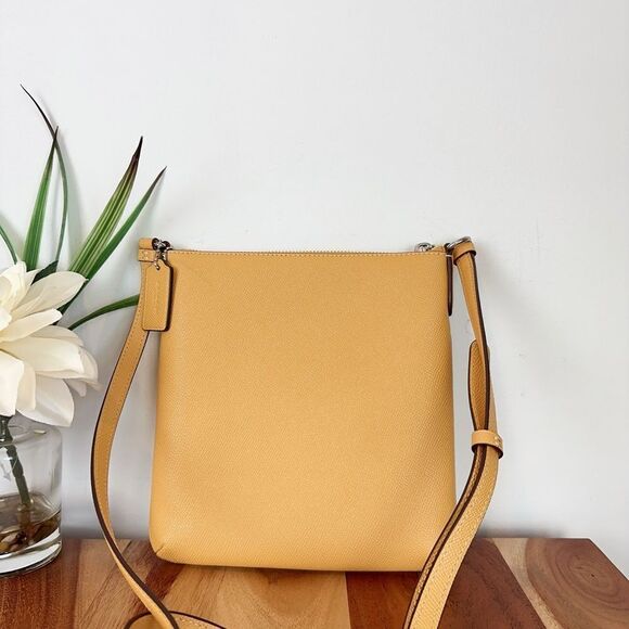 NWT Coach Leather Mini Rowan File Bag - Picture 4 of 7